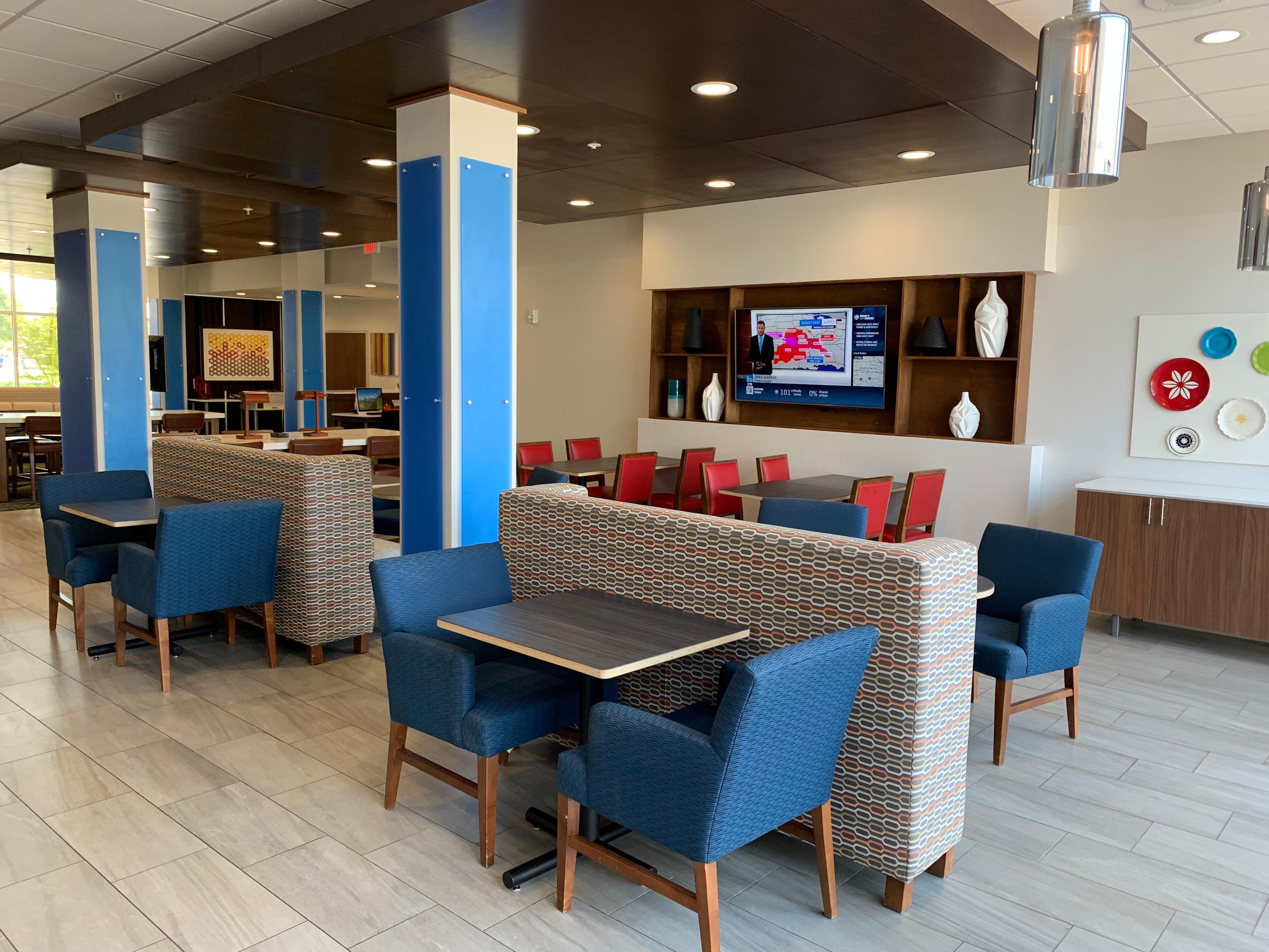 Holiday Inn Express & Suites Moore By Ihg Екстериор снимка