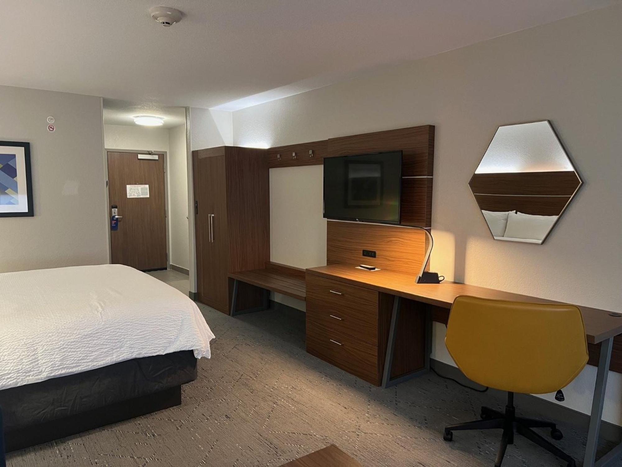 Holiday Inn Express & Suites Moore By Ihg Екстериор снимка