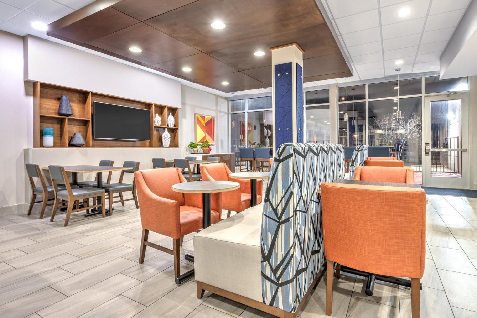 Holiday Inn Express & Suites Moore By Ihg Екстериор снимка