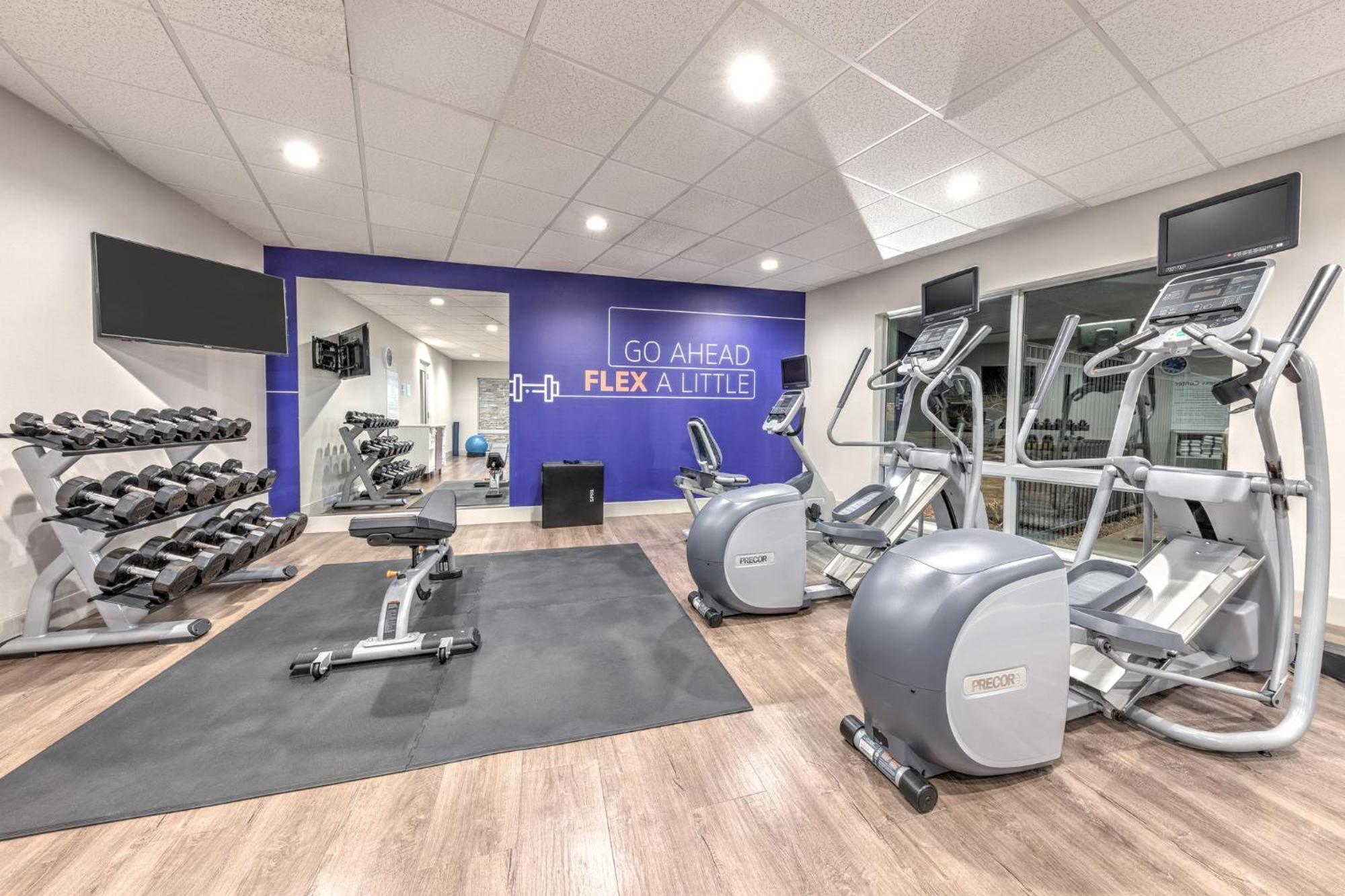 Holiday Inn Express & Suites Moore By Ihg Екстериор снимка