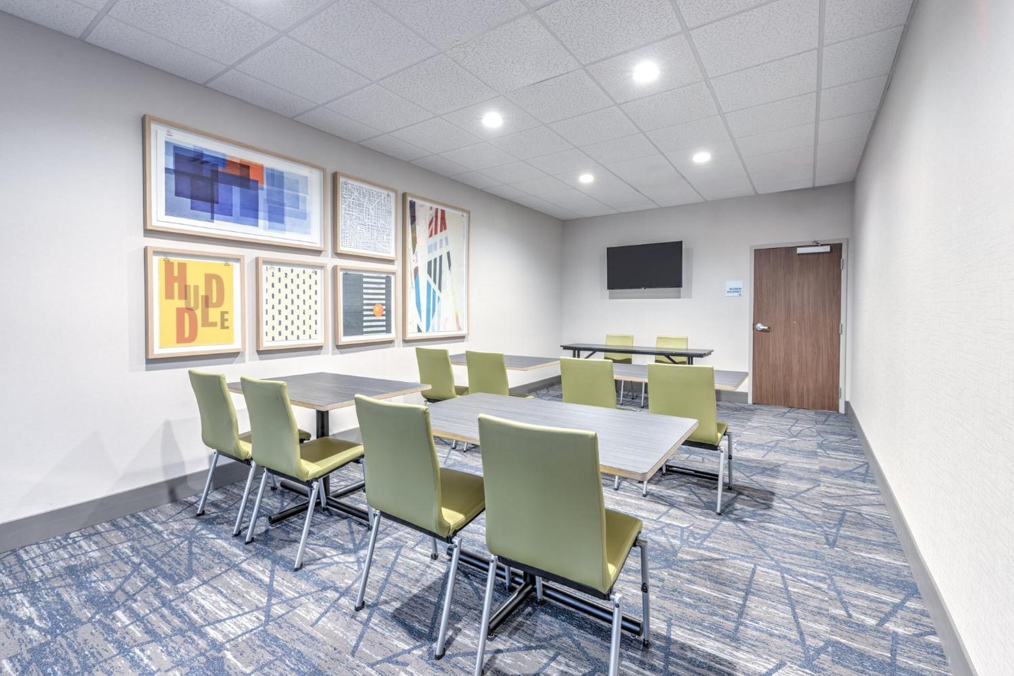 Holiday Inn Express & Suites Moore By Ihg Екстериор снимка