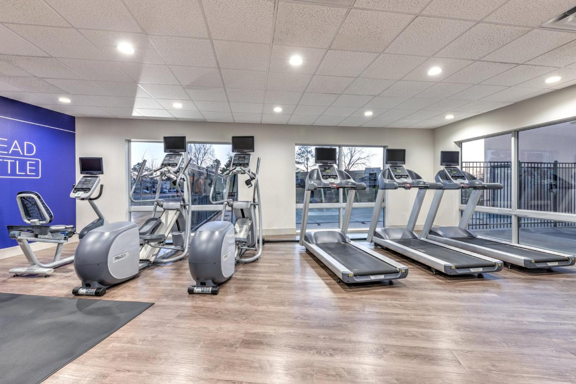 Holiday Inn Express & Suites Moore By Ihg Екстериор снимка