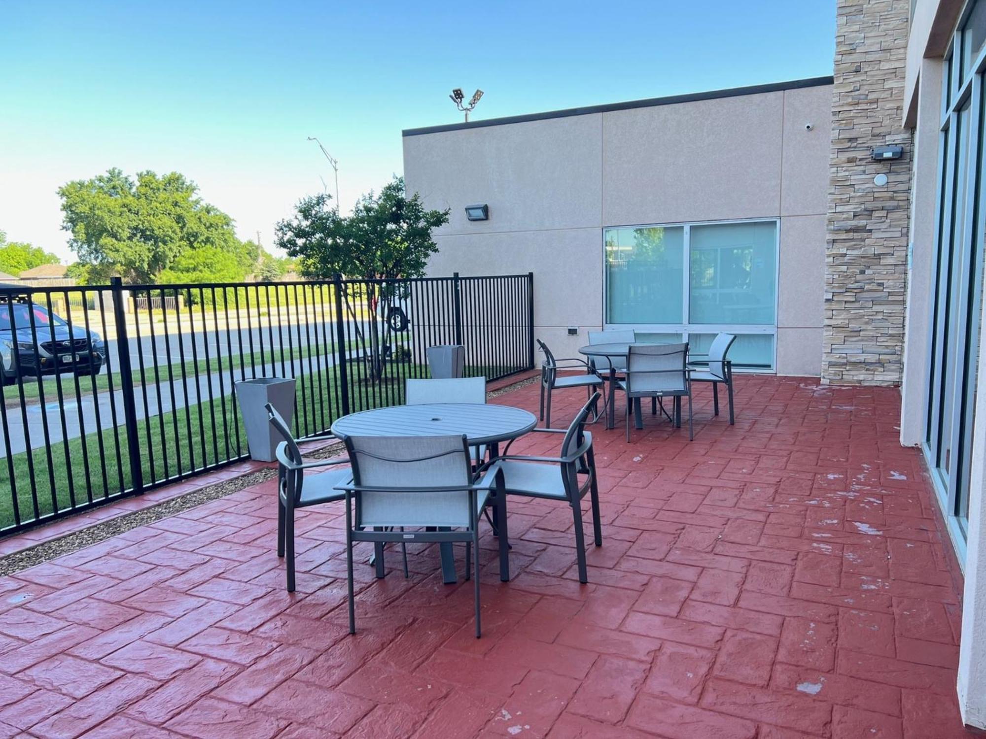 Holiday Inn Express & Suites Moore By Ihg Екстериор снимка